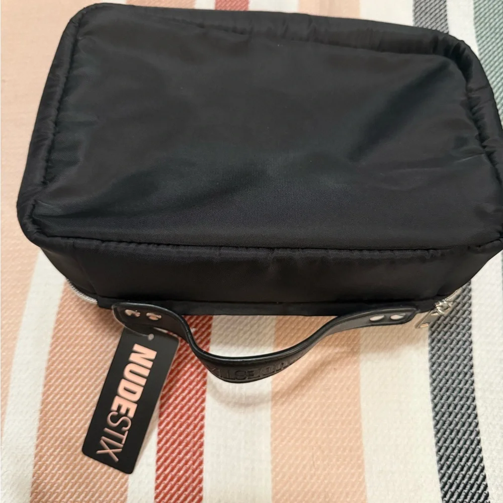 Bundle of 2 Travel Makeup Bags - Victoria’s Secret & Nudestix